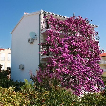 Apartments By The Sea Rastici, Ciovo - 2104 Trogir Buitenkant foto