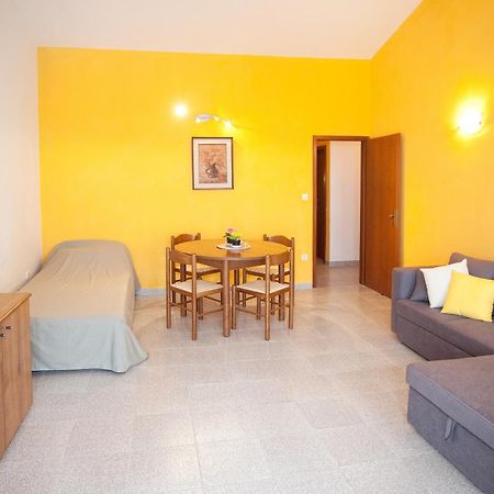 Apartments By The Sea Rastici, Ciovo - 2104 Trogir Kamer foto