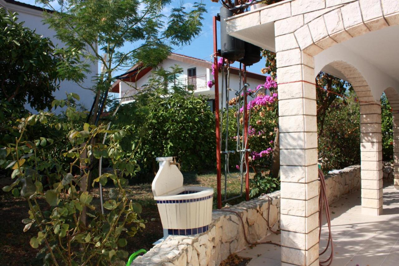Apartments By The Sea Rastici, Ciovo - 2104 Trogir Buitenkant foto