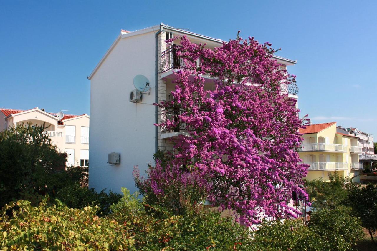 Apartments By The Sea Rastici, Ciovo - 2104 Trogir Buitenkant foto