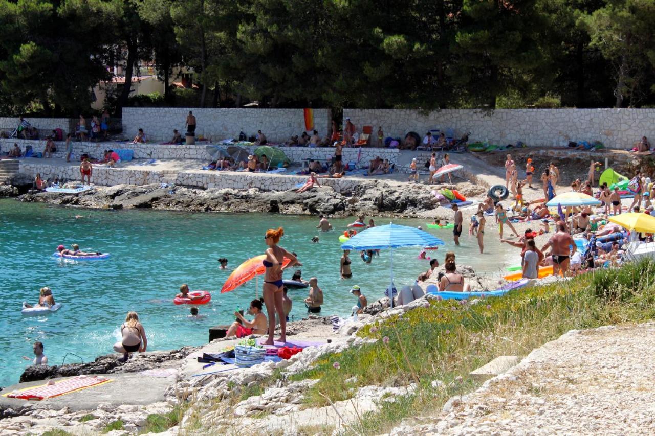 Apartments By The Sea Rastici, Ciovo - 2104 Trogir Buitenkant foto