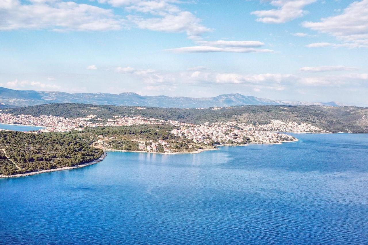 Apartments By The Sea Rastici, Ciovo - 2104 Trogir Buitenkant foto