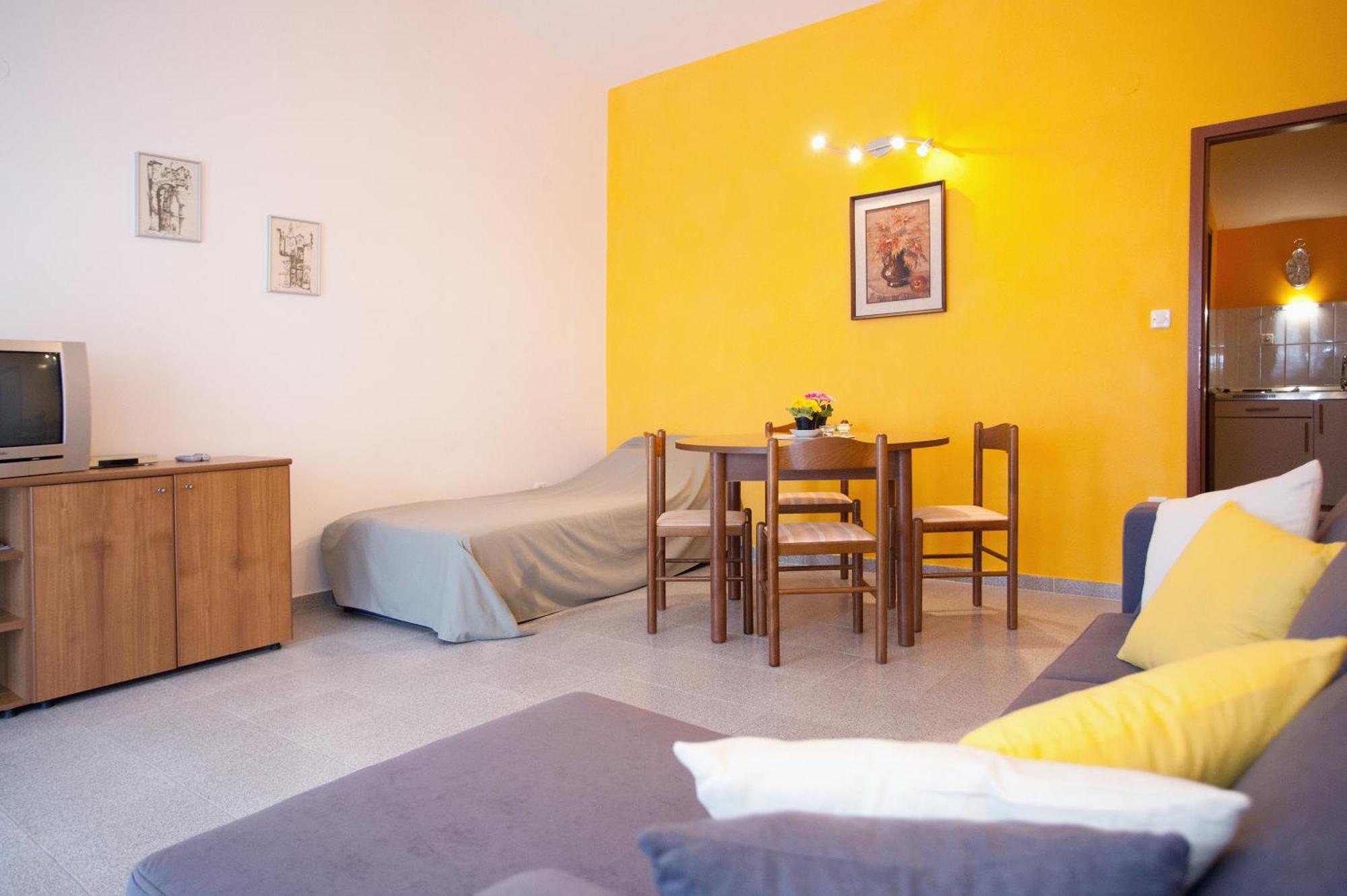 Apartments By The Sea Rastici, Ciovo - 2104 Trogir Kamer foto